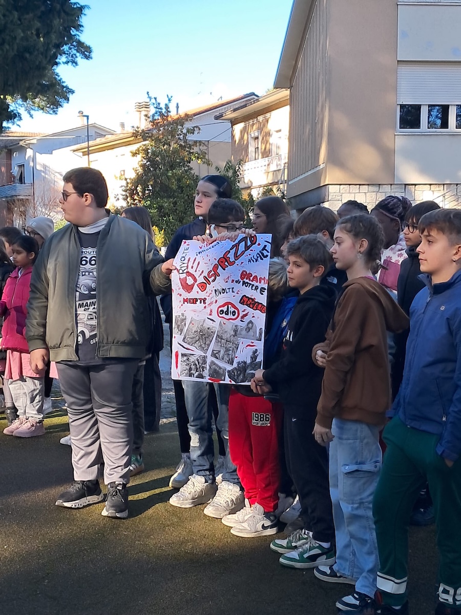 Celebrazione del 4 Novembre: Unità, Memoria e Pace con il Consiglio Comunale dei Ragazzi di Montecarotto
