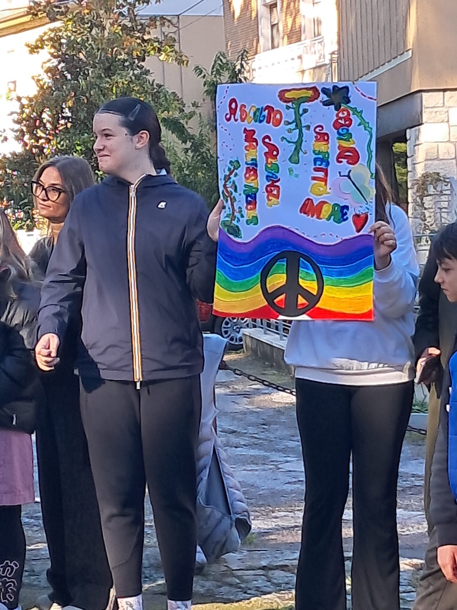 Celebrazione del 4 Novembre: Unità, Memoria e Pace con il Consiglio Comunale dei Ragazzi di Montecarotto