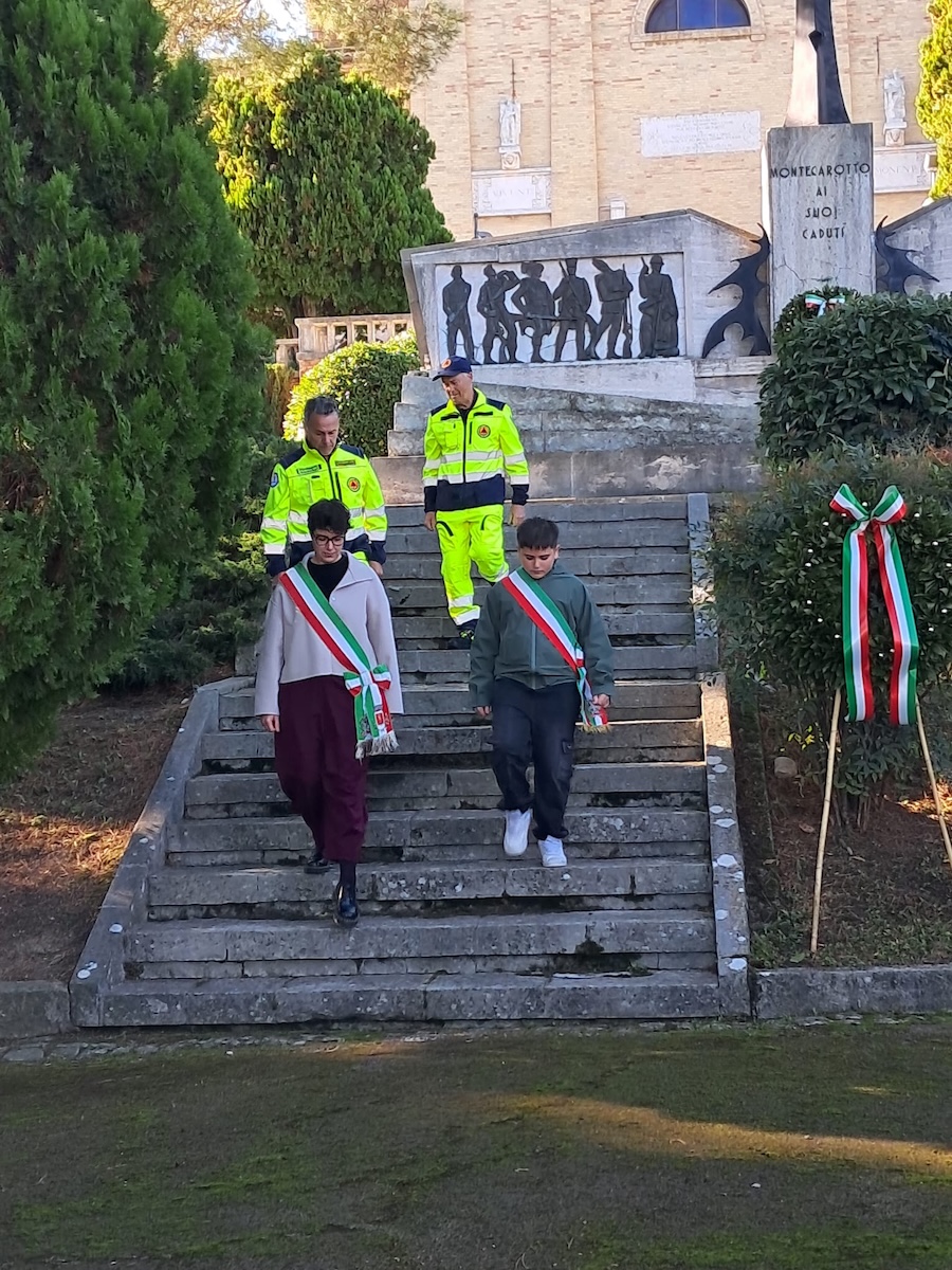 Celebrazione del 4 Novembre: Unità, Memoria e Pace con il Consiglio Comunale dei Ragazzi di Montecarotto